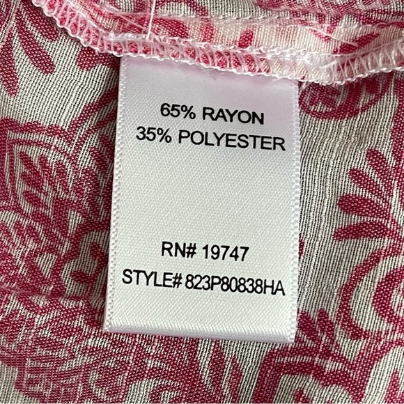 NWOT Counterparts Pink and White Paisley Floral V-Neck 3/4 Sleeve Top Blouse M - Picture 11 of 16